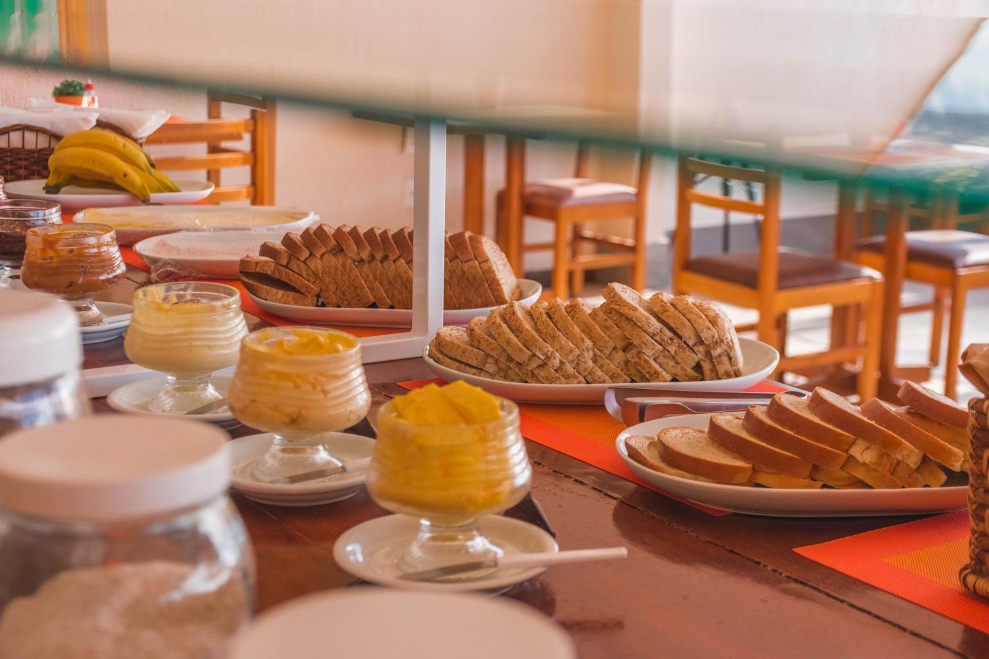 Ferrujao Pousada E Restaurante Garopaba Buitenkant foto